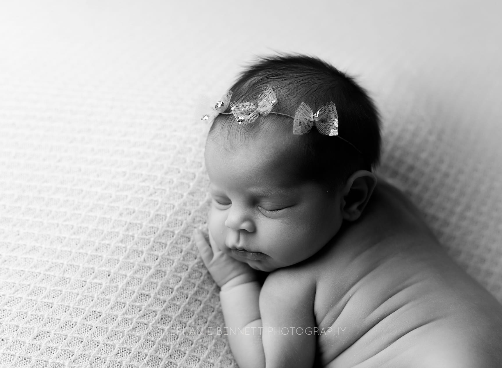 Newborn photography lakeville mn baby profile black and white