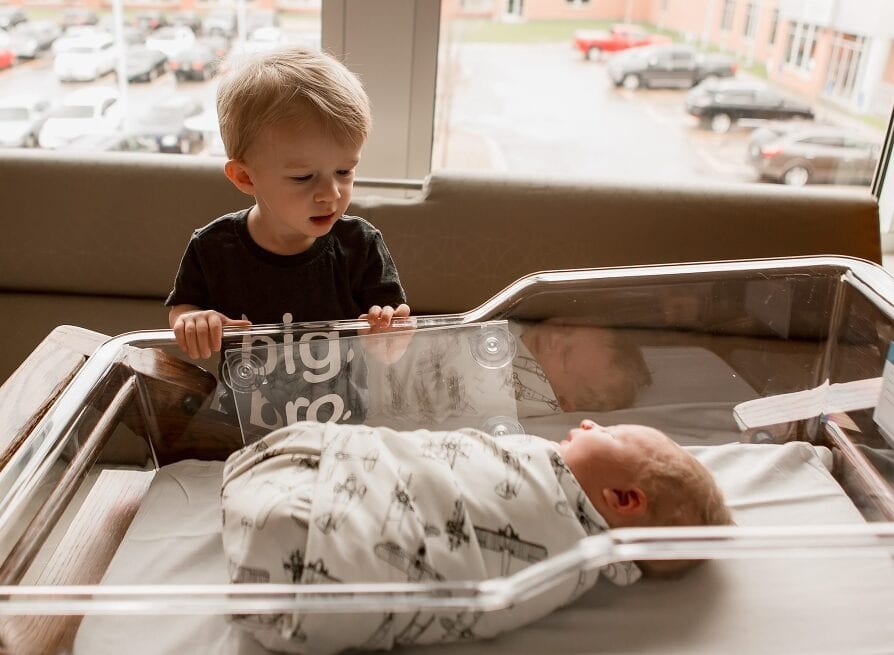 newborn pictures in hospital minneapolis