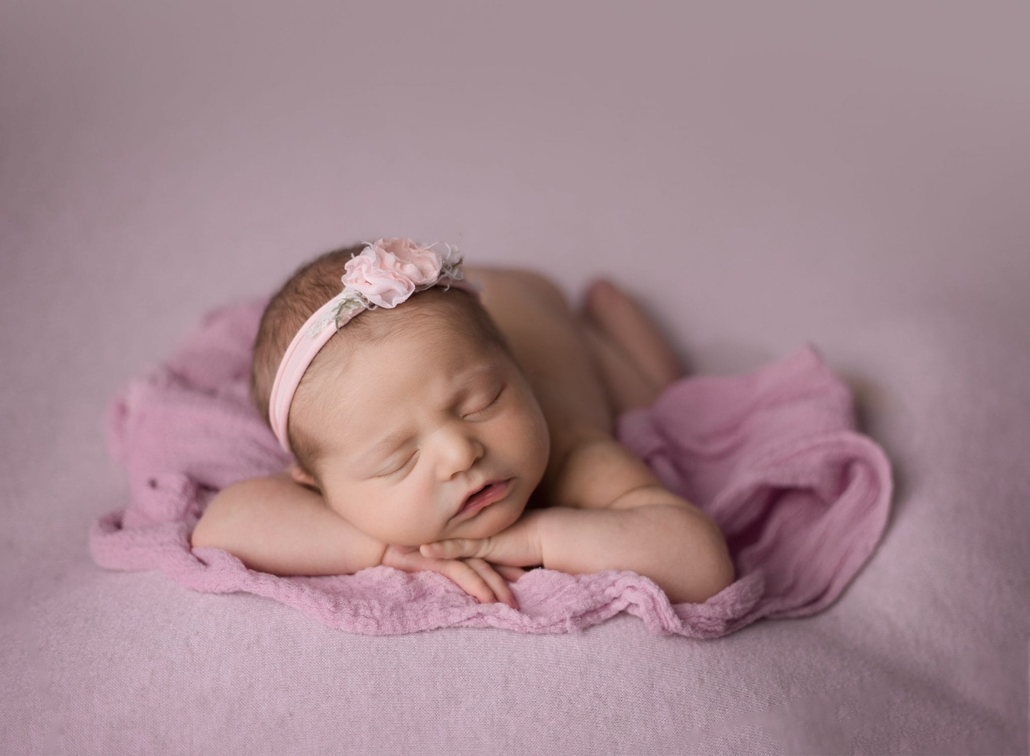 Minneapolis photographer for newborn photography session