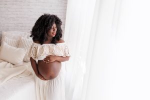 Minneapolis maternity photographer african american mom