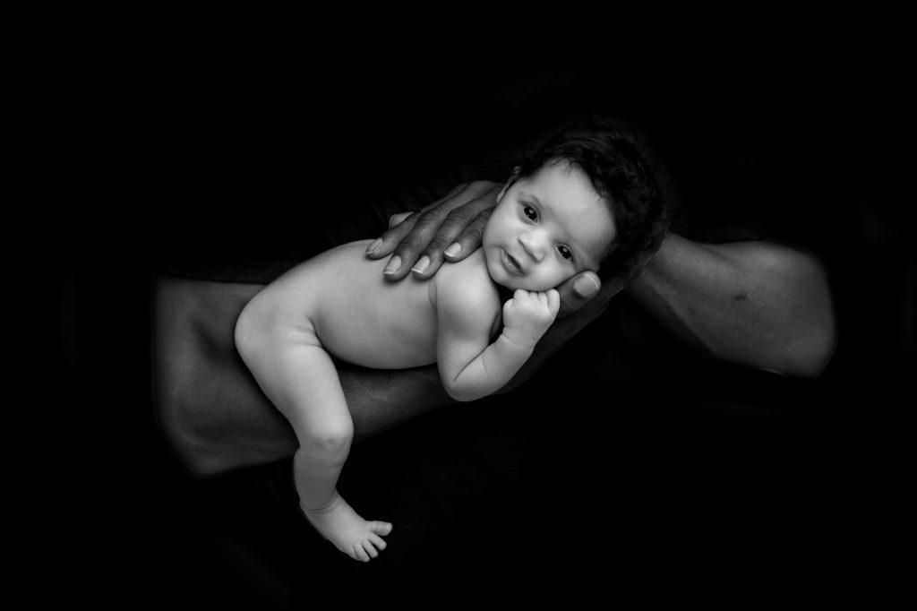 most popular newborn poses with parents