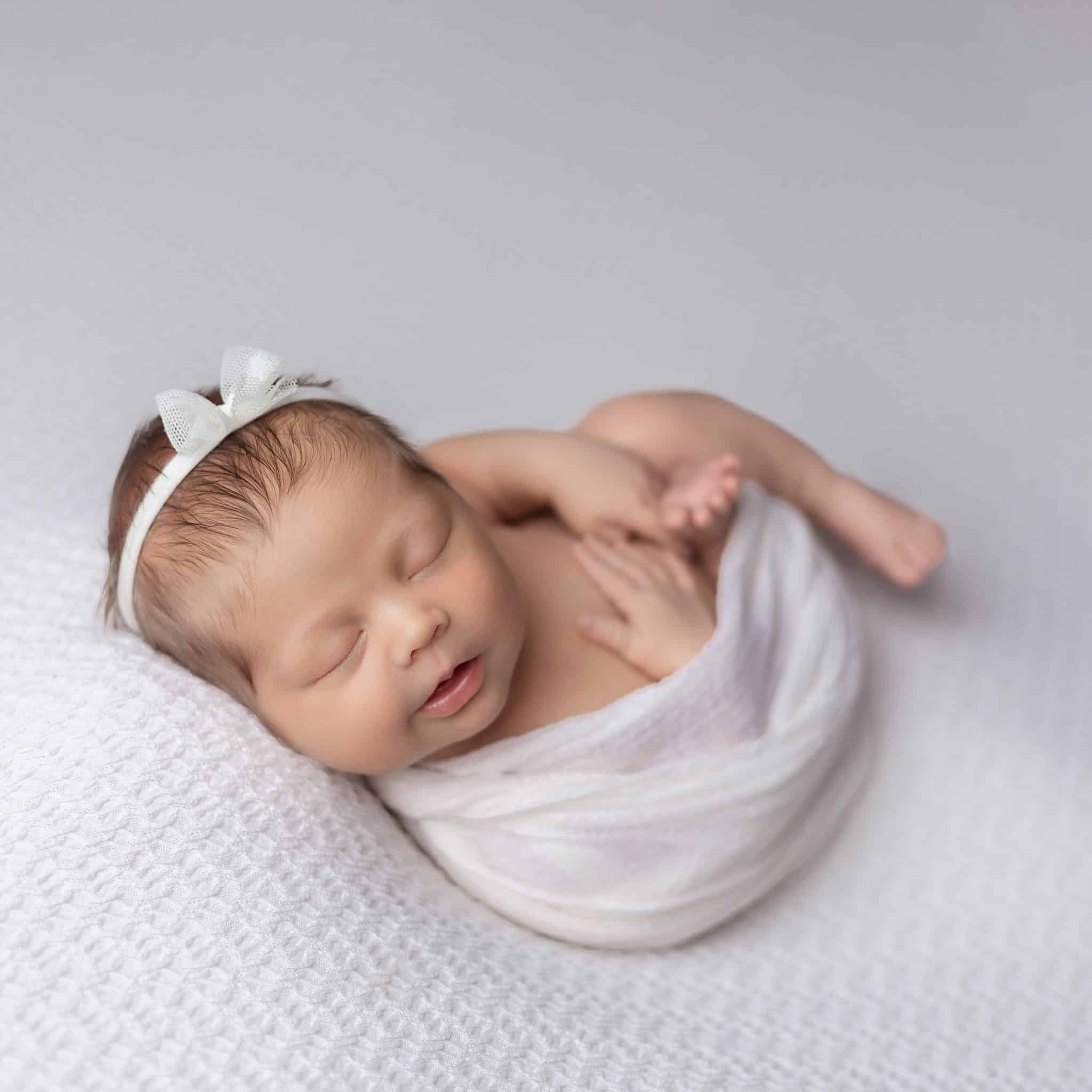Minneapolis newborn maternity and family photographer