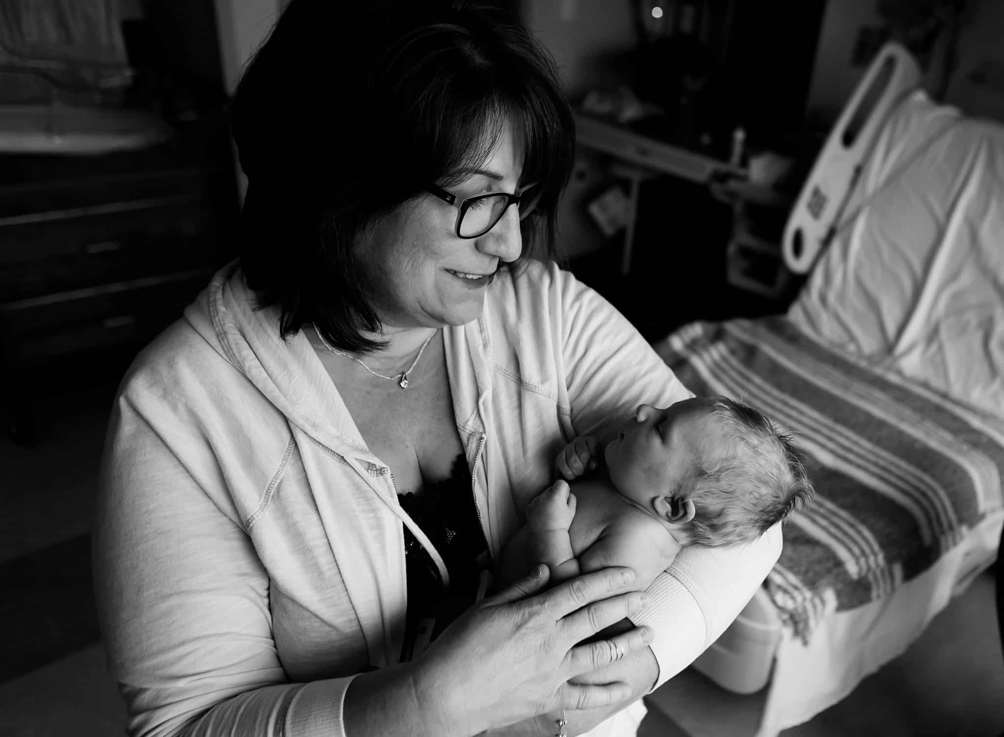 newborn pictures in hospital minneapolis